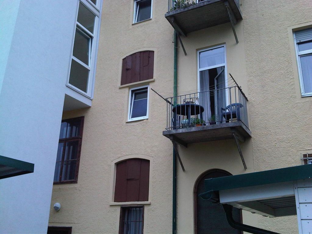 Datei:Graz Andritzer Reichsstraße 48 Hoffenster.jpg